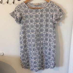 LOFT petites ruffled sleeved blue and white dress